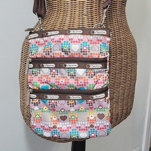 LeSportSac Iconic Ripstop Crossbody Bag Handbag  Colorful Heart Dot Print  Bin4 - Picture 1 of 10